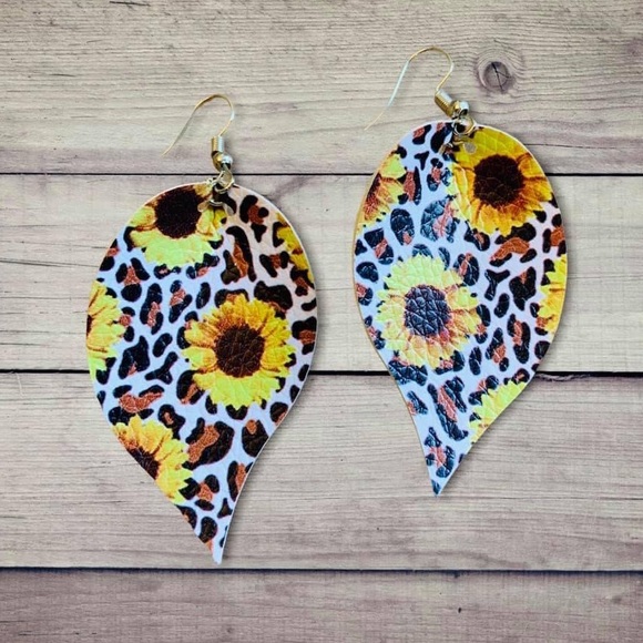 Earrings - Picture 1 of 1